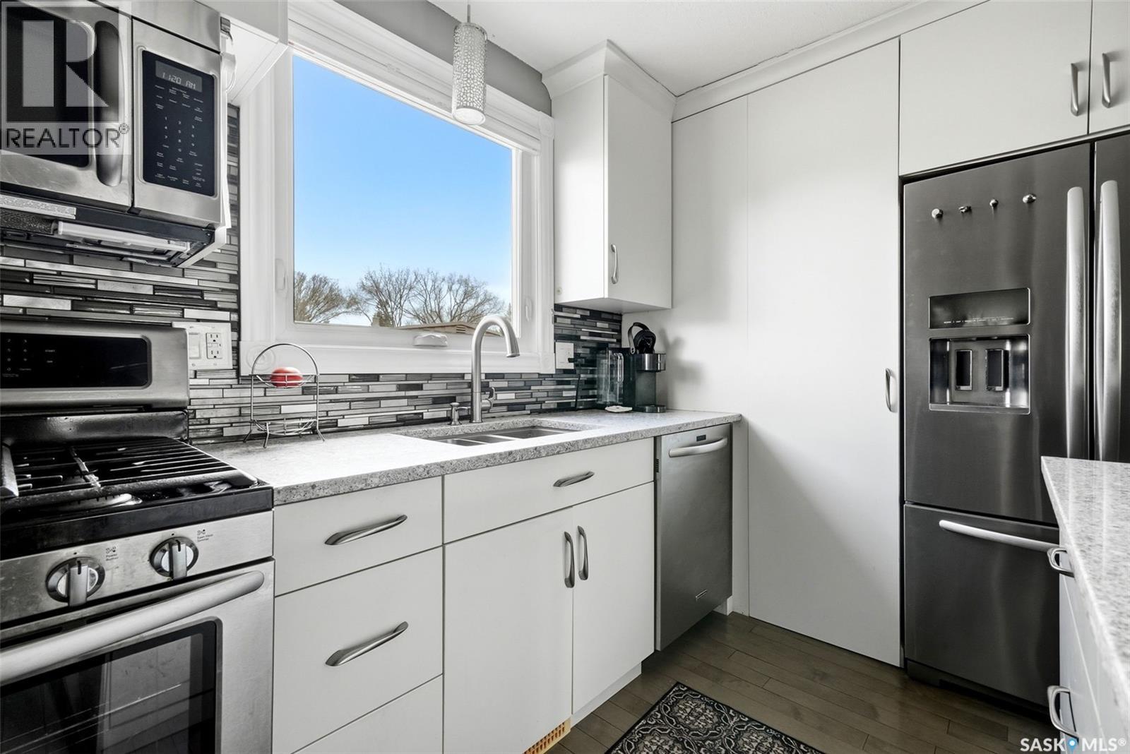 35 Spruceview Road, Regina, Saskatchewan  S4R 0E1 - Photo 8 - SK036571