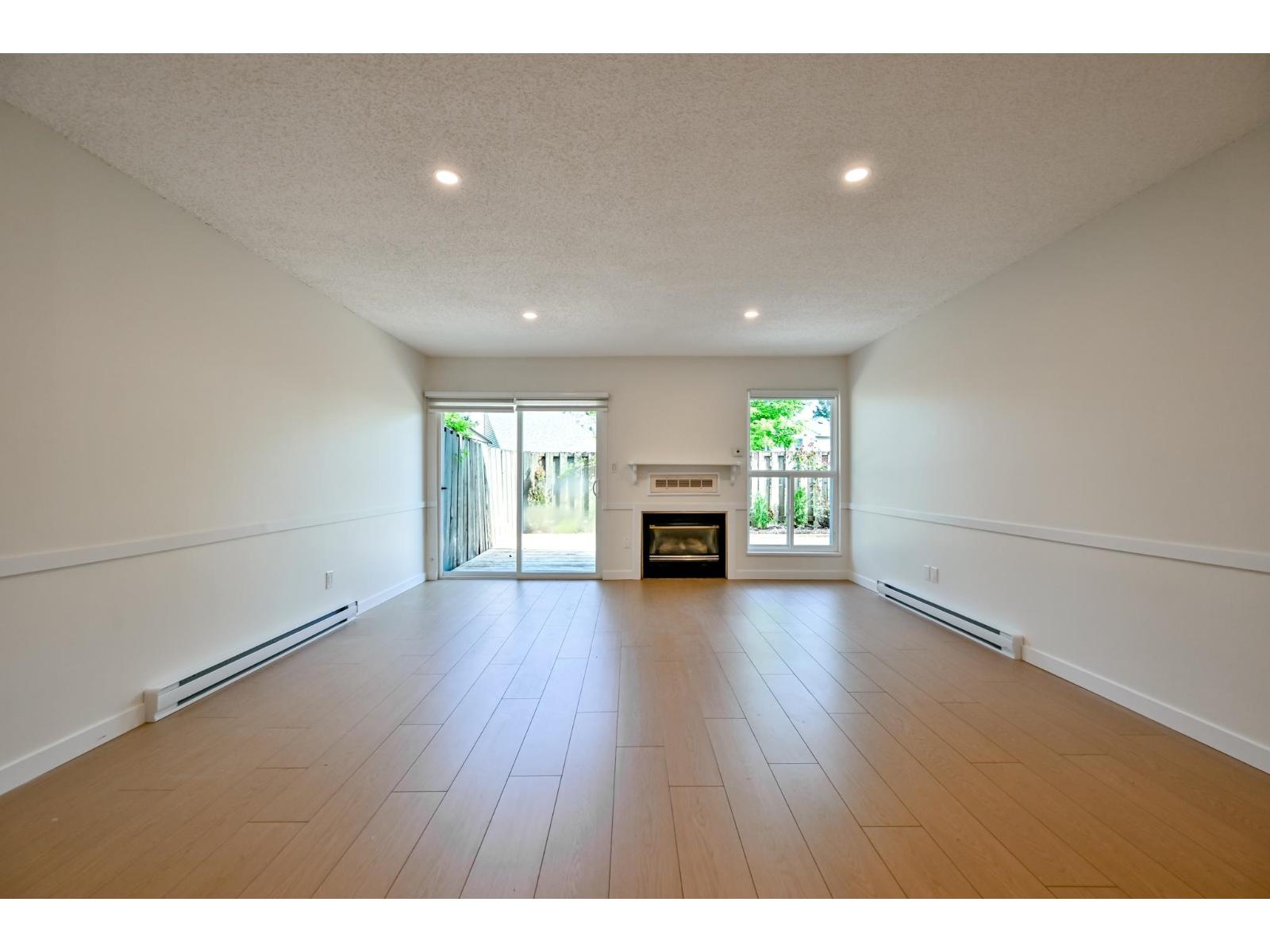 72 3030 Trethewey Street, Abbotsford, British Columbia  V2T 4N2 - Photo 2 - R3125341