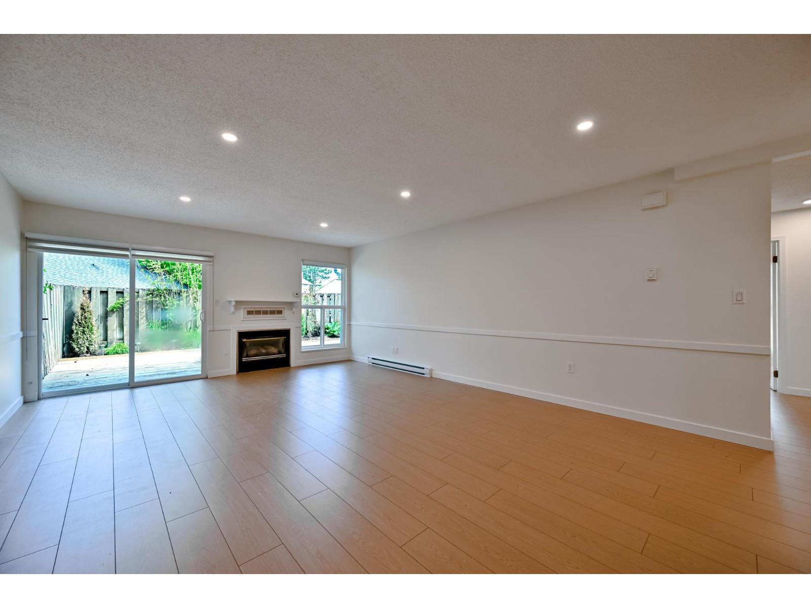 72 3030 Trethewey Street, Abbotsford, British Columbia  V2T 4N2 - Photo 3 - R3125341