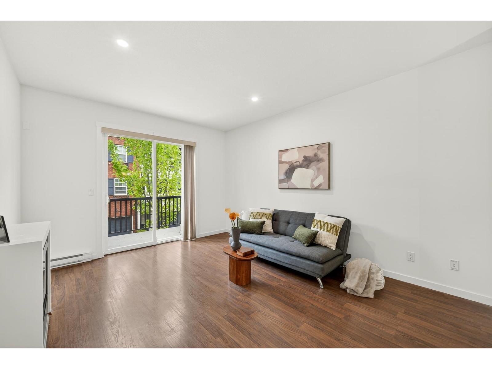 4 7348 192A STREET, Surrey, British Columbia