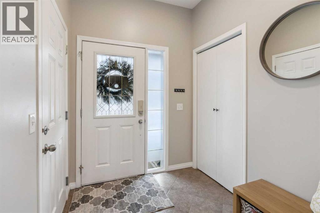 42 Windwood Grove Sw, Airdrie, Alberta  T4B 3T2 - Photo 4 - A2288672