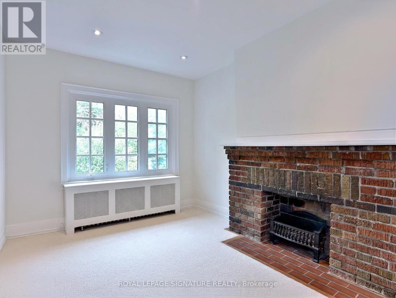 195 Pinewood Avenue, Toronto, Ontario  M6C 2V8 - Photo 8 - C13156368