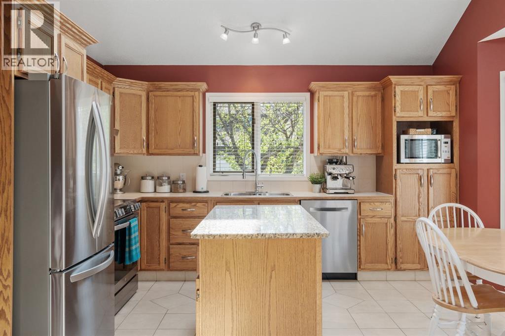 212 Sirocco Place SW, Calgary, Alberta  T3H 2N3 - Photo 11 - A2293905