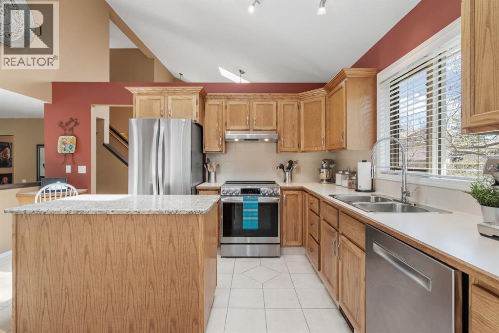 212 Sirocco Place SW, Calgary, Alberta  T3H 2N3 - Photo 13 - A2293905