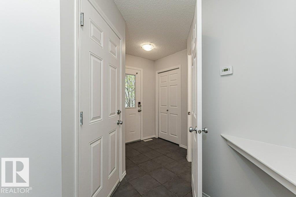 2314 Lemieux Pl Nw, Edmonton, Alberta  T6R 0C2 - Photo 4 - E4489089