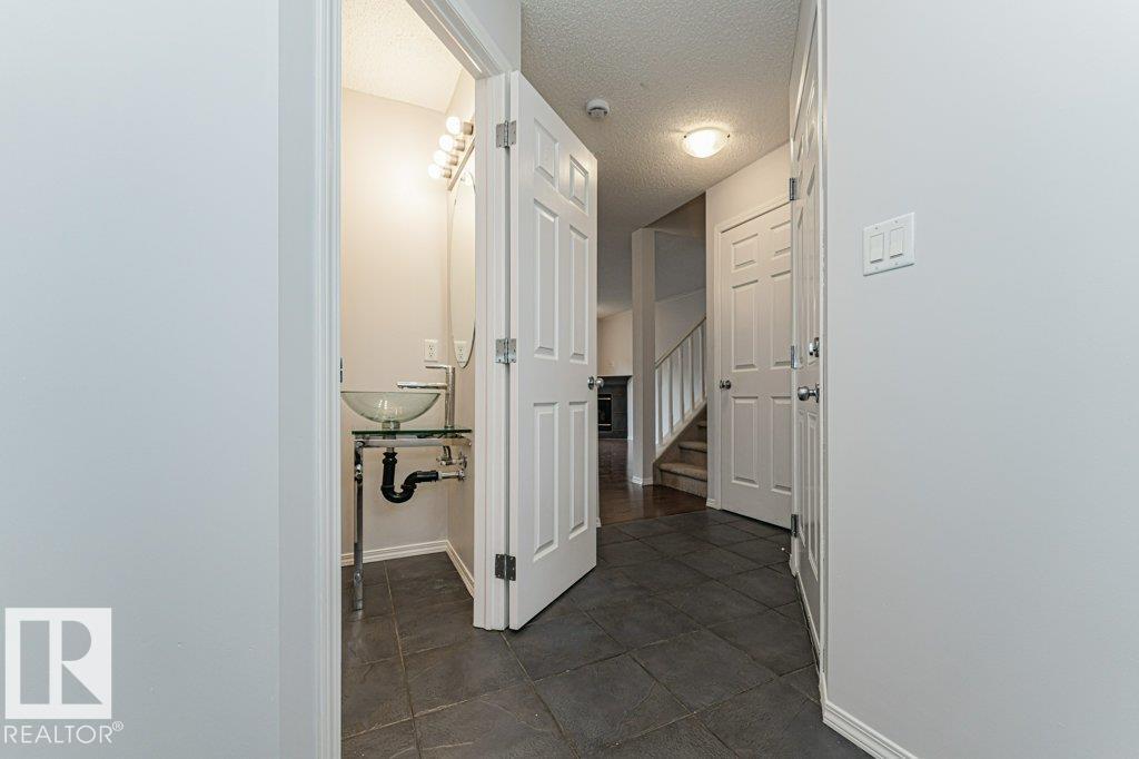 2314 Lemieux Pl Nw, Edmonton, Alberta  T6R 0C2 - Photo 5 - E4489089