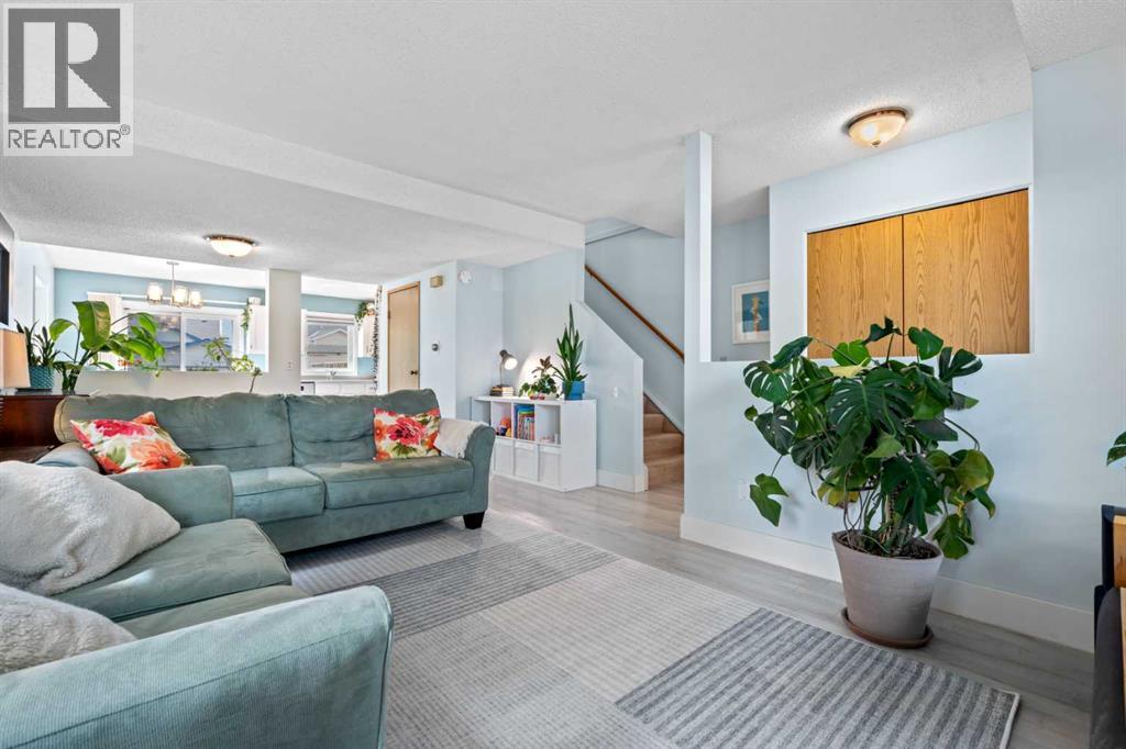 63 Falmere Way NE, Calgary, Alberta  T3J 2Y7 - Photo 11 - A2312029