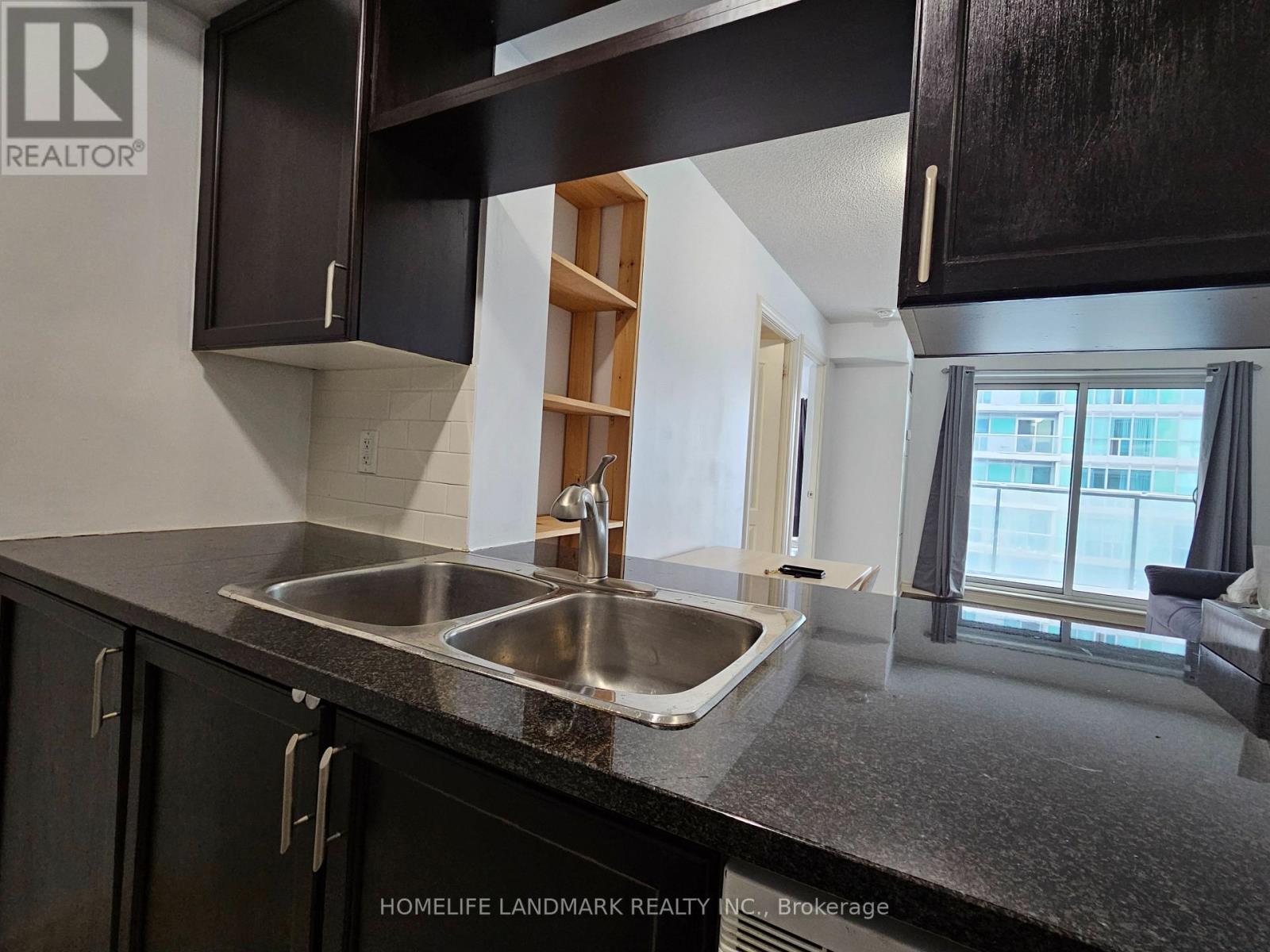 # 1705 - 70 Town Centre Court, Toronto, Ontario  M1P 4Y7 - Photo 3 - E13156130