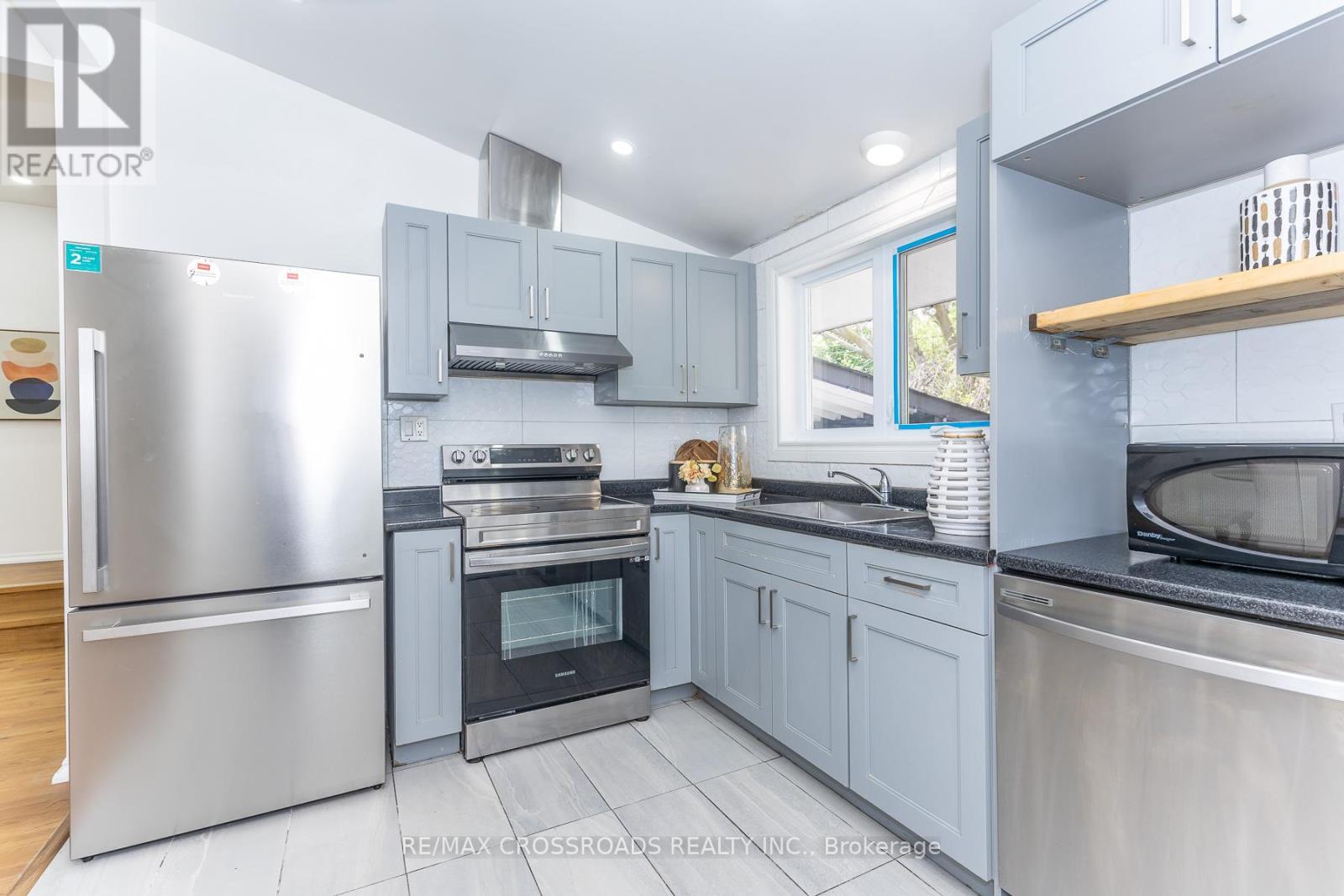47 Munson Crescent, Toronto, Ontario  M1P 3M8 - Photo 9 - E13156258