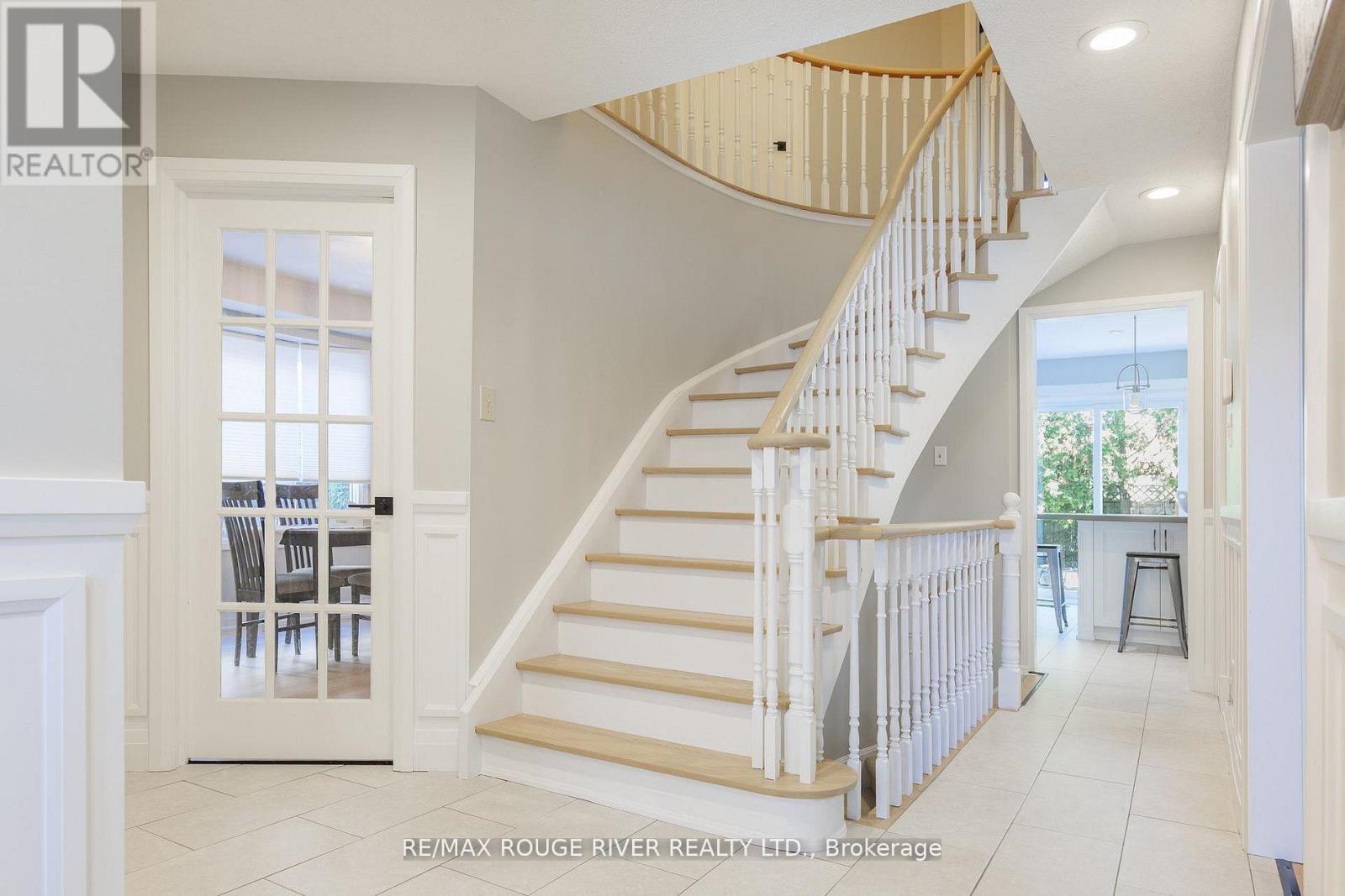 1819 Post Drive, Pickering, Ontario  L1V 4S8 - Photo 6 - E13156378