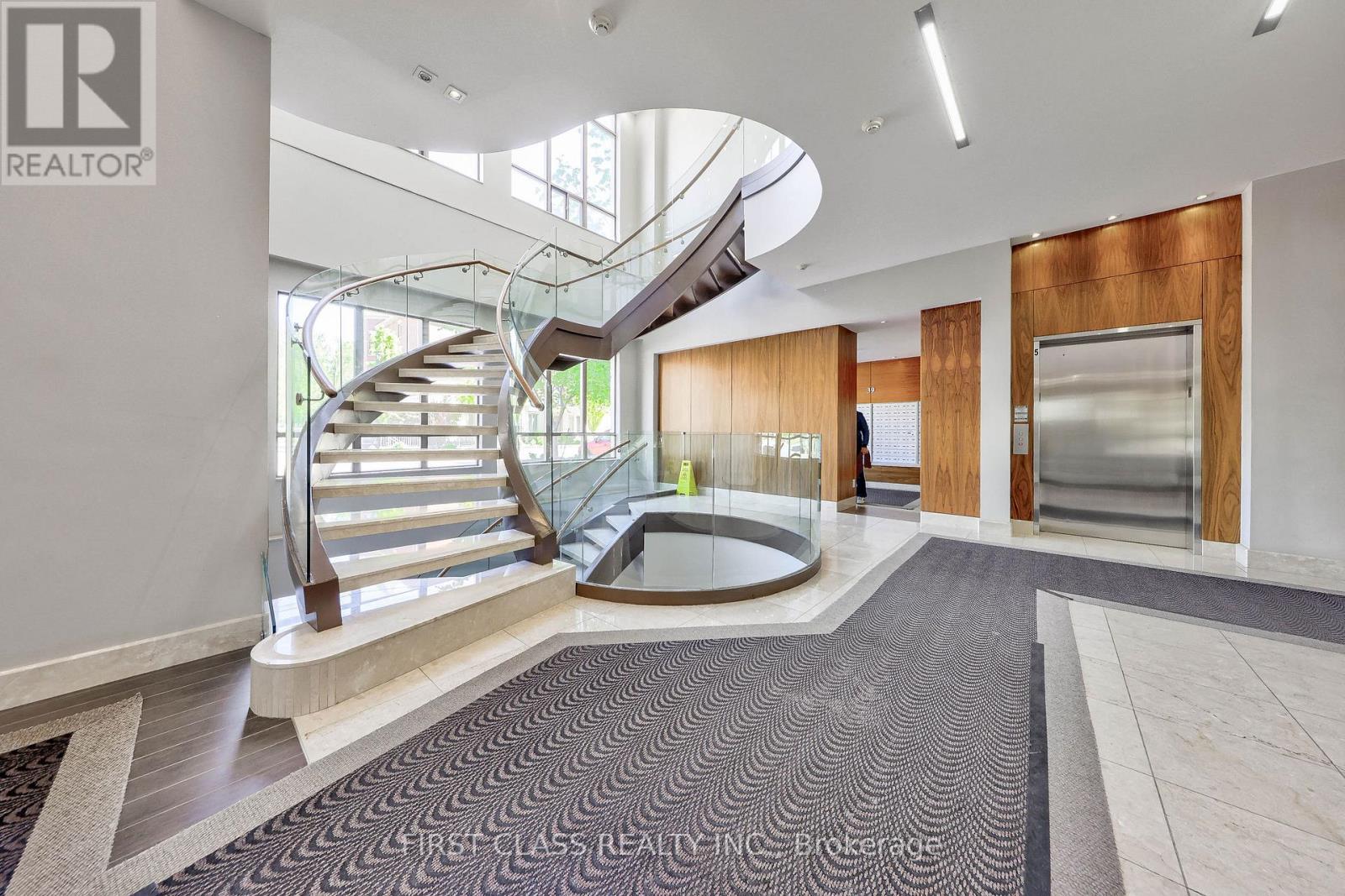 916 - 37 Galleria Parkway, Markham, Ontario  L3T 0A5 - Photo 3 - N13156252