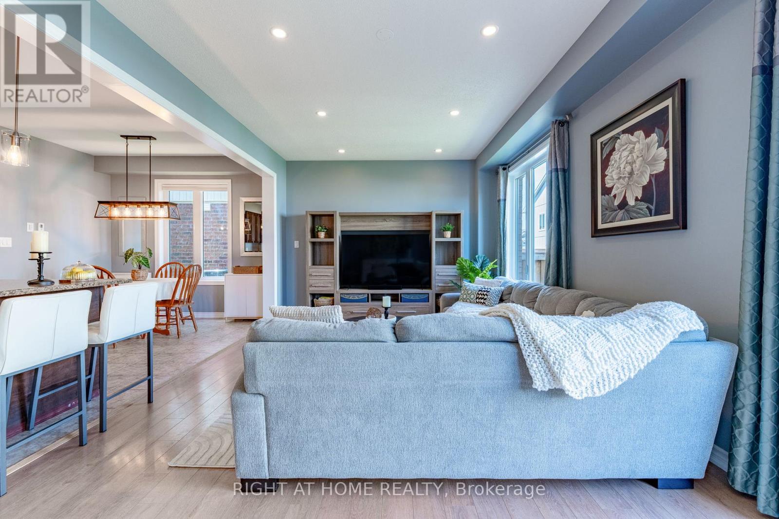 72 Wagner Crescent, Essa, Ontario  L3W 0R7 - Photo 15 - N13156312