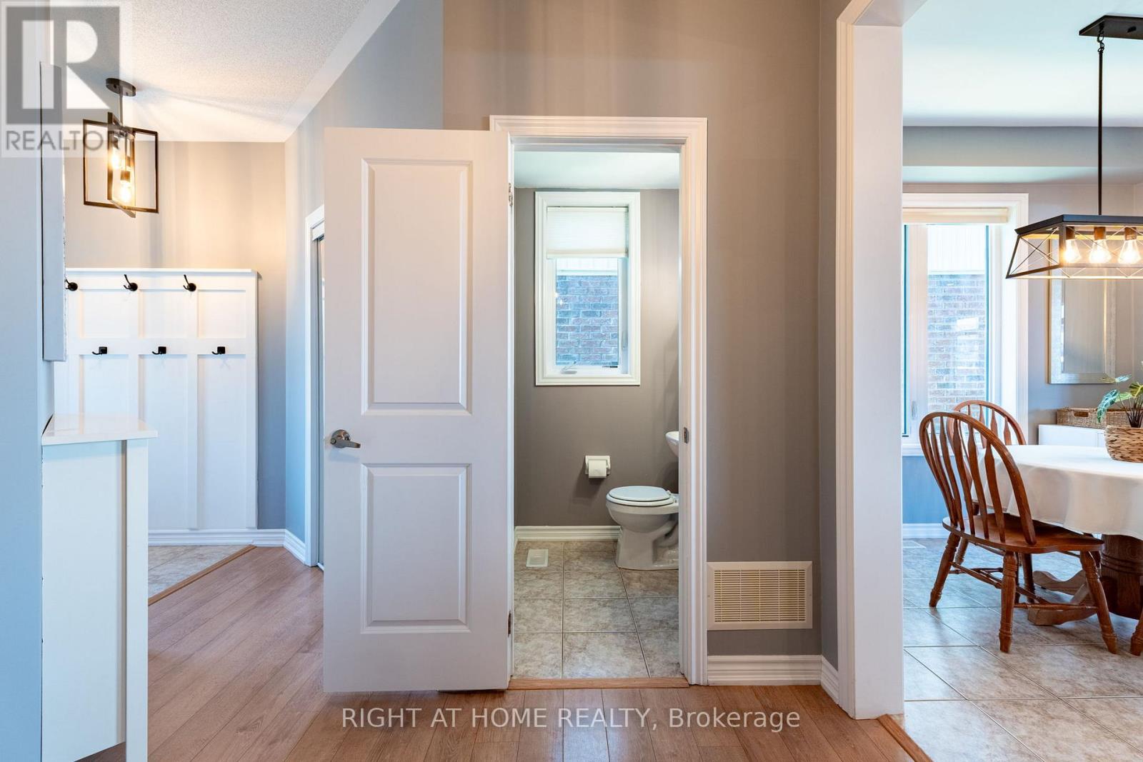 72 Wagner Crescent, Essa, Ontario  L3W 0R7 - Photo 19 - N13156312