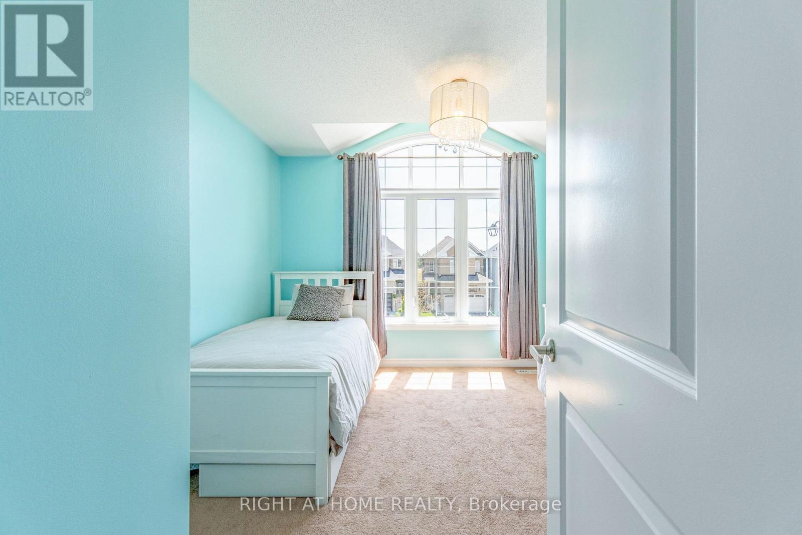 72 Wagner Crescent, Essa, Ontario  L3W 0R7 - Photo 23 - N13156312