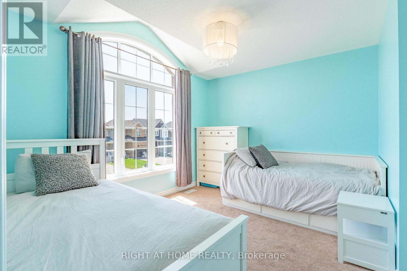 72 Wagner Crescent, Essa, Ontario  L3W 0R7 - Photo 25 - N13156312