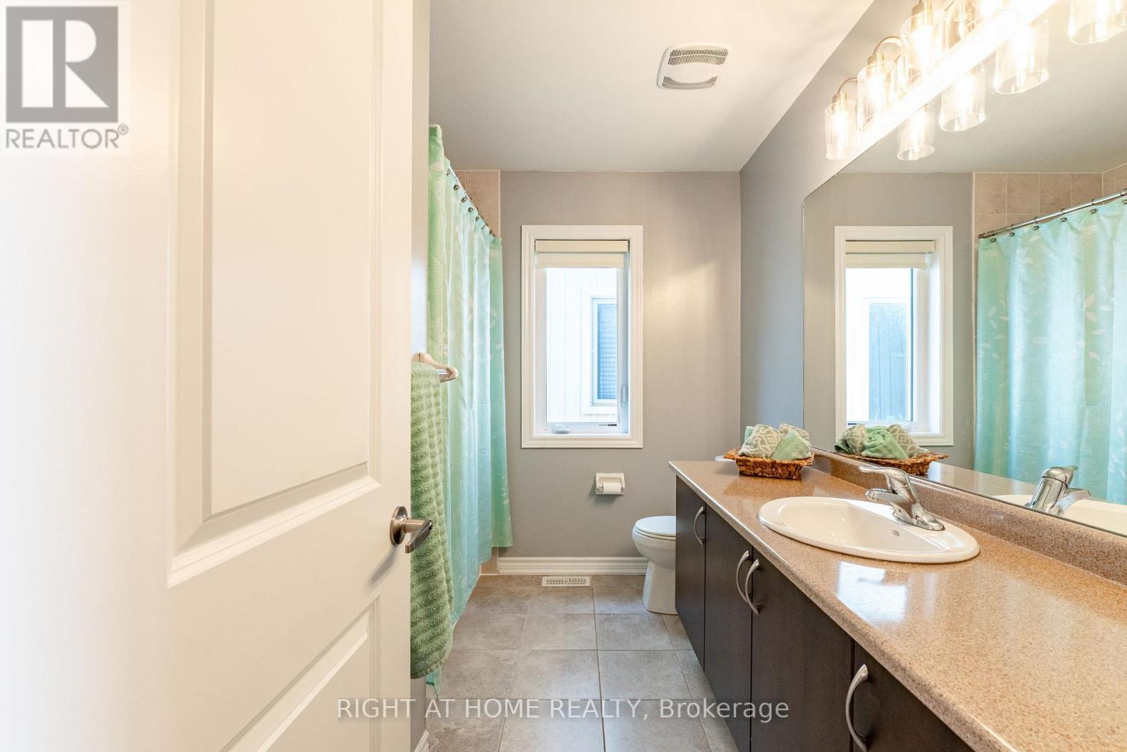 72 Wagner Crescent, Essa, Ontario  L3W 0R7 - Photo 31 - N13156312