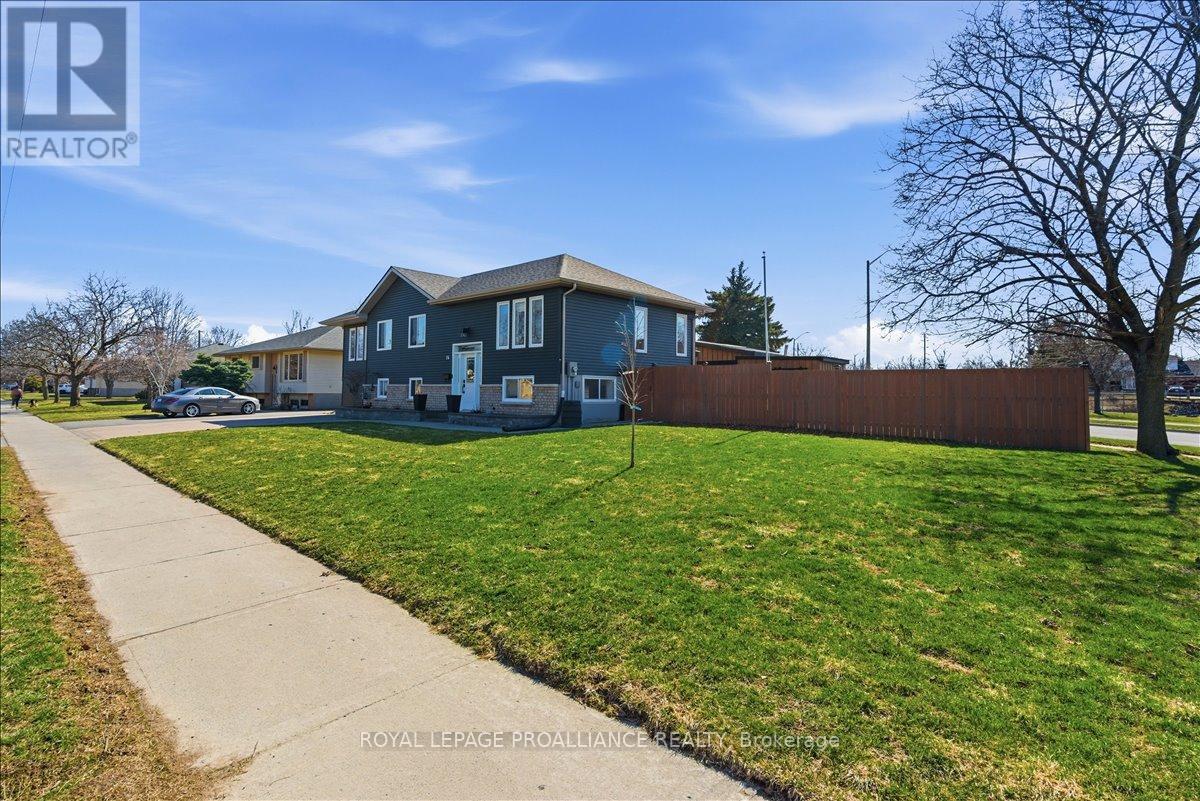 56 Alnet Drive, Belleville, Ontario  K8P 4X4 - Photo 5 - X12978138