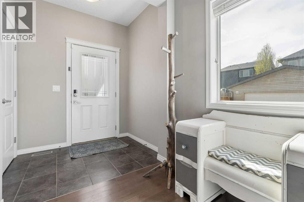 108 Sage Bank Crescent NW, Calgary, Alberta  T3R 0J2 - Photo 3 - A2313249