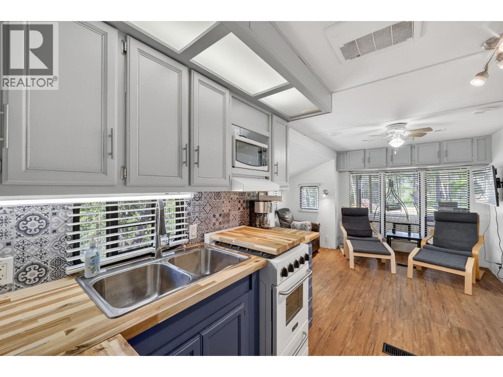 3295 Fiva Creek Road S, Westbridge, British Columbia V0H 2B0 - Photo 12 - 10388307