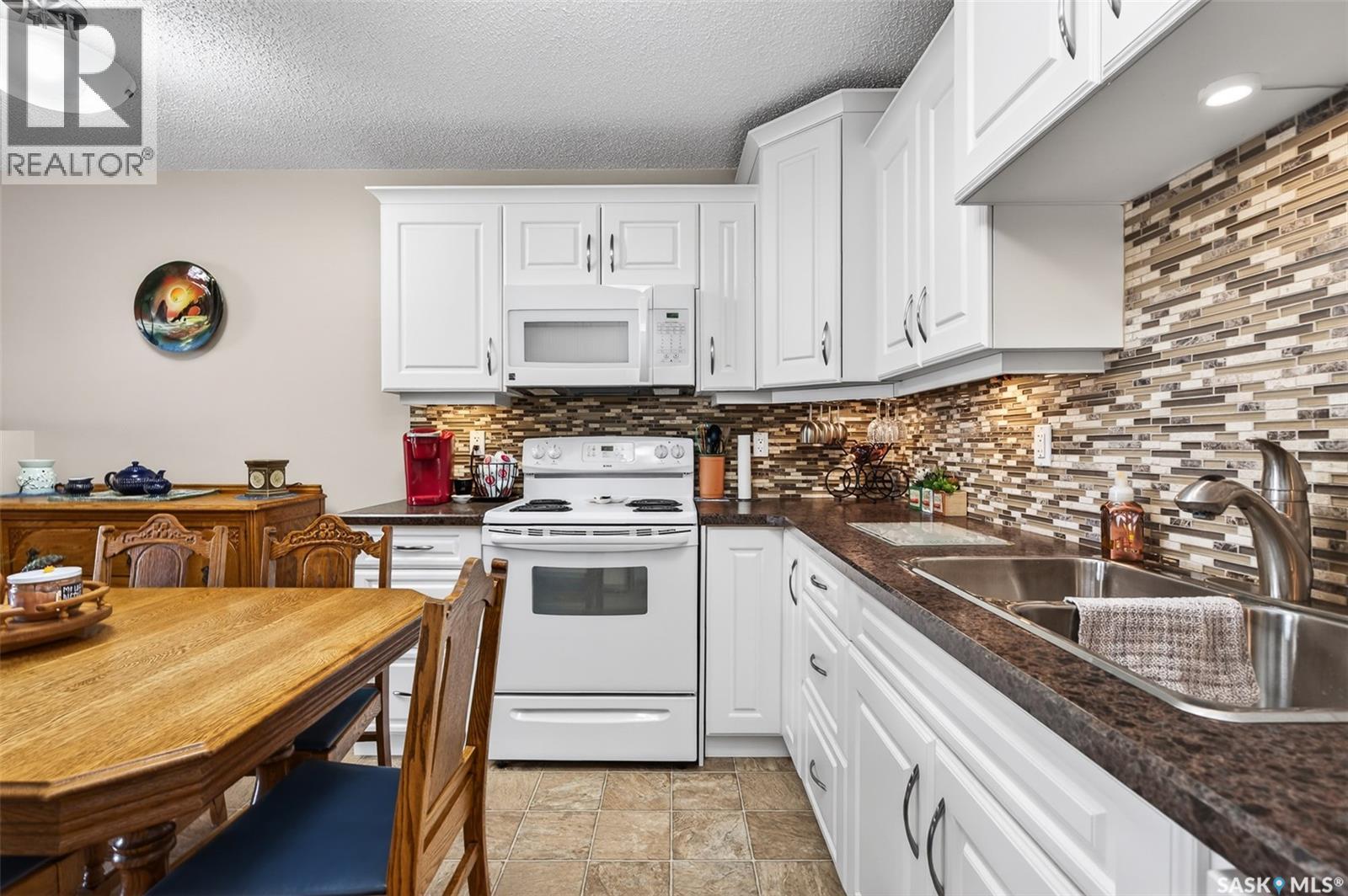 308 55 Wood Lily Drive, Moose Jaw, Saskatchewan  S6J 1H1 - Photo 4 - SK036708