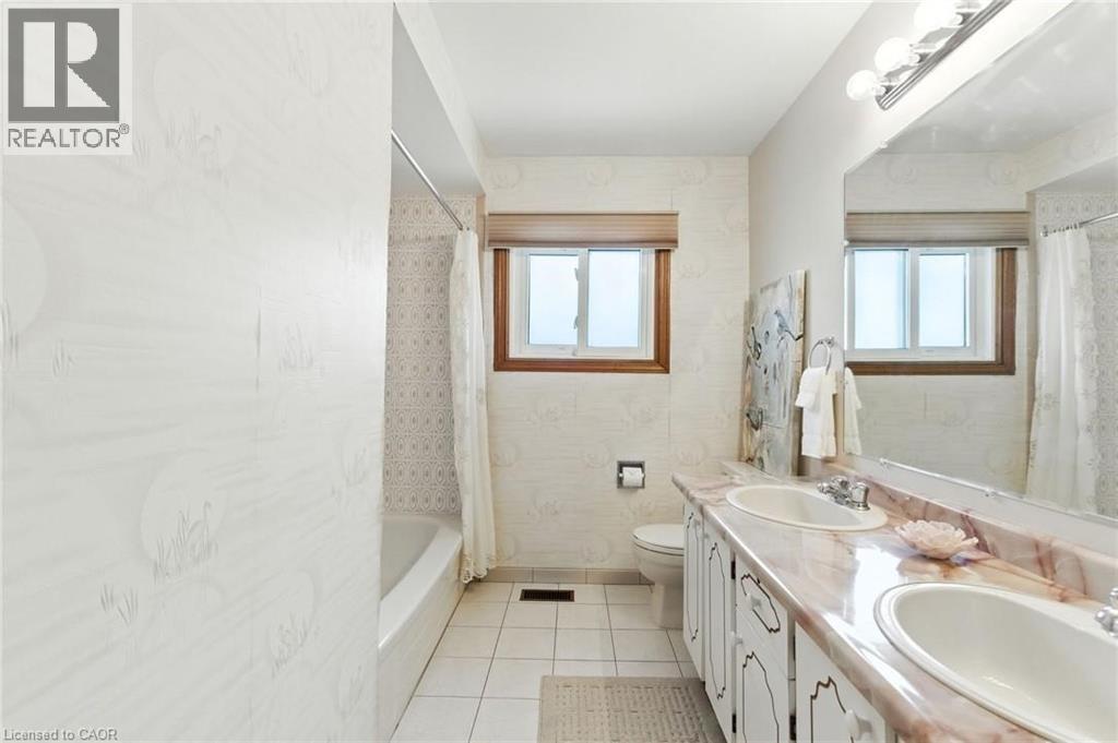 39 Megna Court, Hamilton, Ontario  L9C 6Y6 - Photo 28 - 40831688