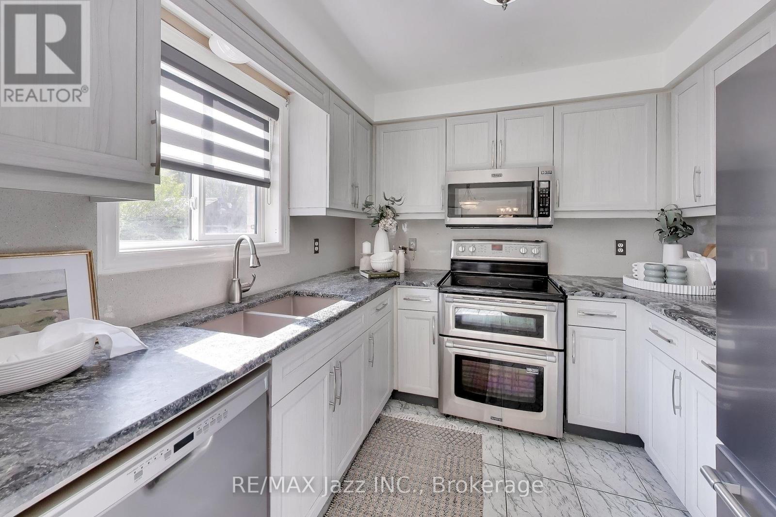 6 West Side Drive, Clarington, Ontario  L1C 4Y8 - Photo 11 - E13156546