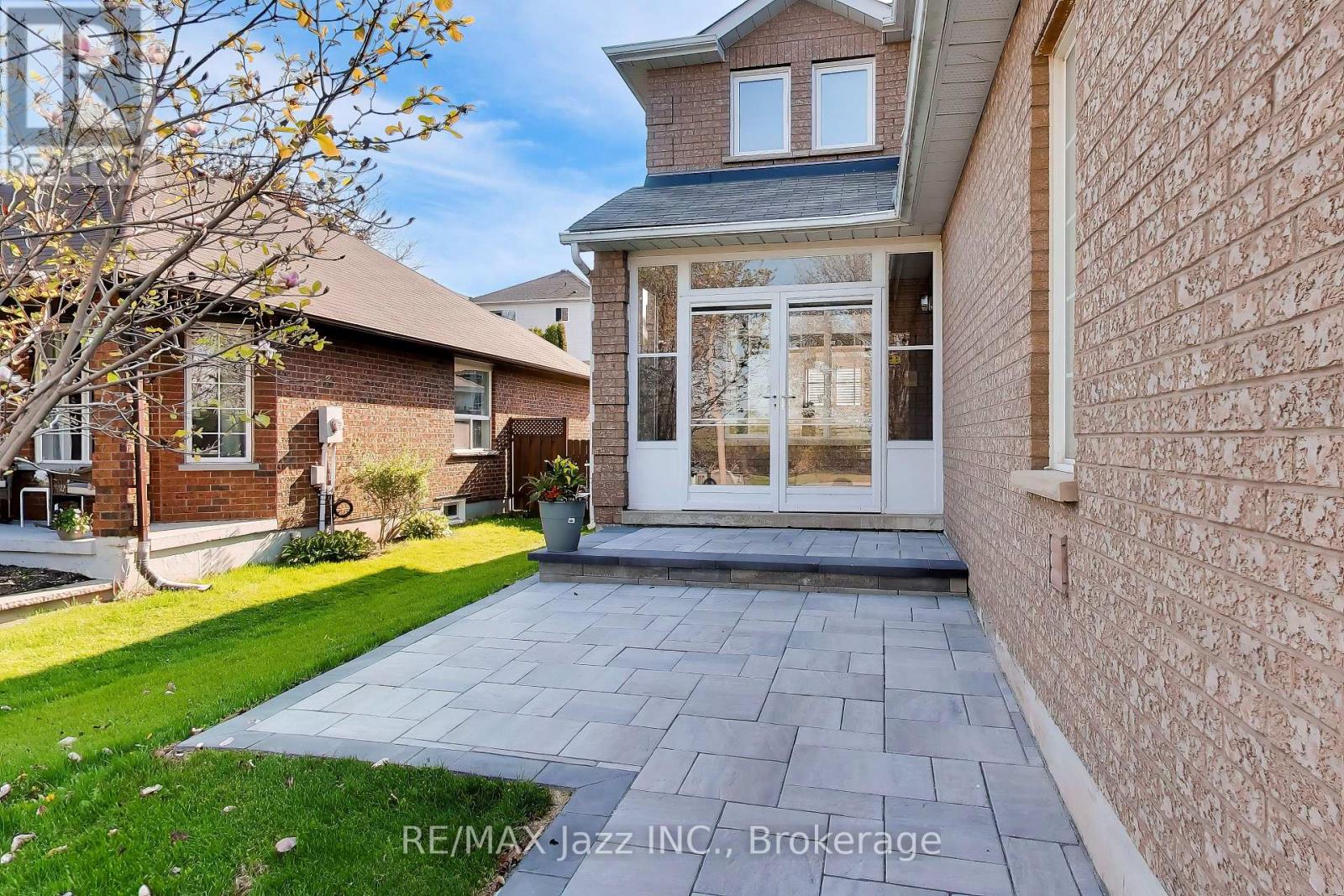 6 West Side Drive, Clarington, Ontario  L1C 4Y8 - Photo 3 - E13156546