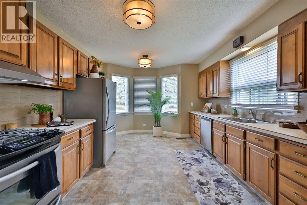 315 Dieppe Boulevard S, Lethbridge, Alberta  T1J 3X2 - Photo 11 - A2282634