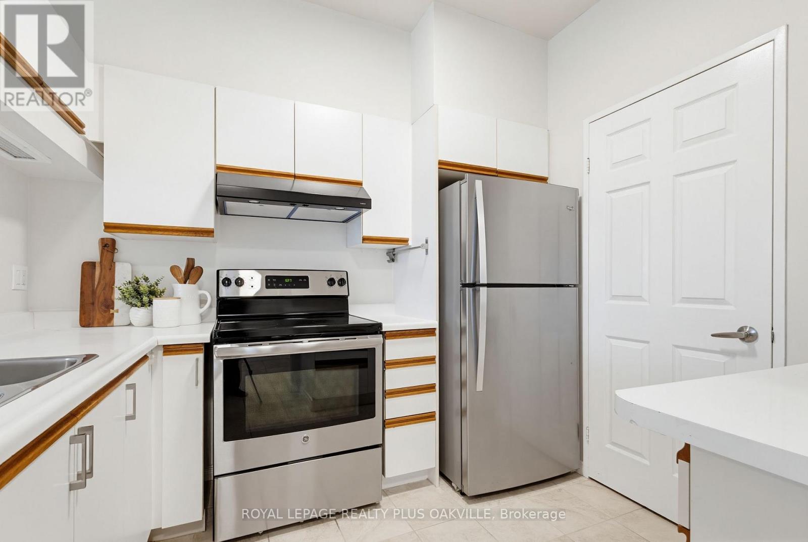 311 - 2511 Lakeshore Road W, Oakville, Ontario  L6L 6L9 - Photo 16 - W13156080