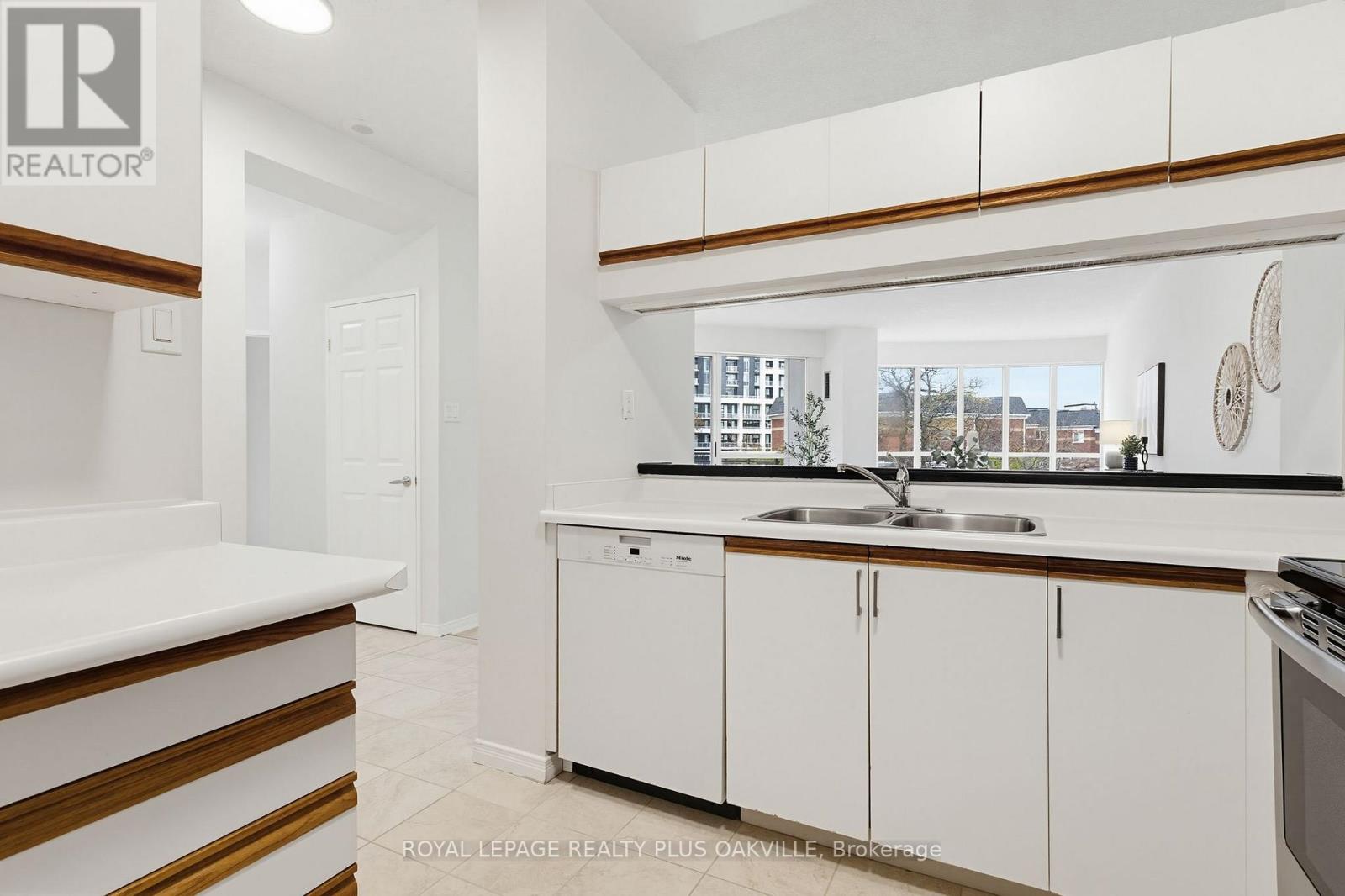 311 - 2511 Lakeshore Road W, Oakville, Ontario  L6L 6L9 - Photo 17 - W13156080