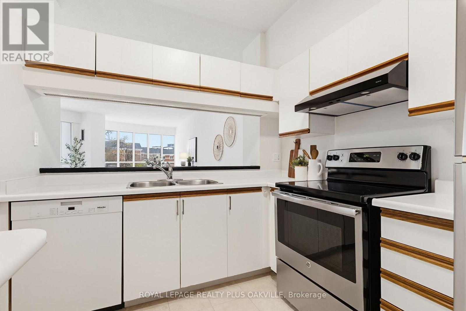311 - 2511 Lakeshore Road W, Oakville, Ontario  L6L 6L9 - Photo 20 - W13156080
