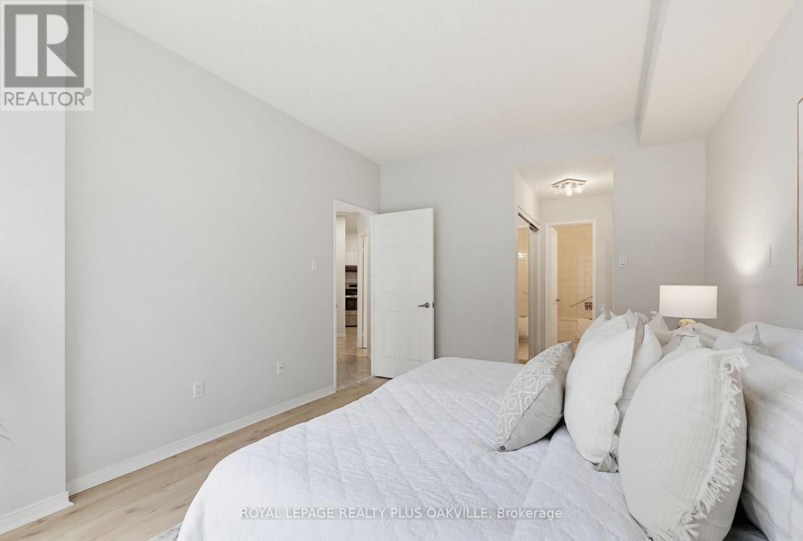 311 - 2511 Lakeshore Road W, Oakville, Ontario  L6L 6L9 - Photo 22 - W13156080