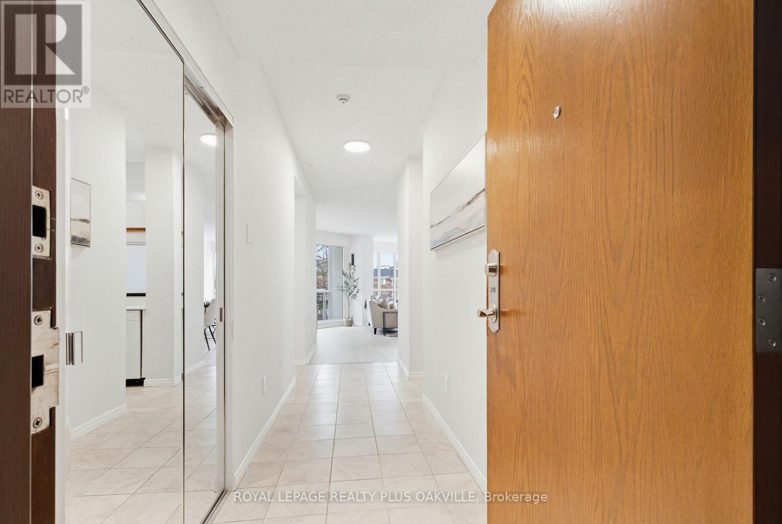 311 - 2511 Lakeshore Road W, Oakville, Ontario  L6L 6L9 - Photo 5 - W13156080