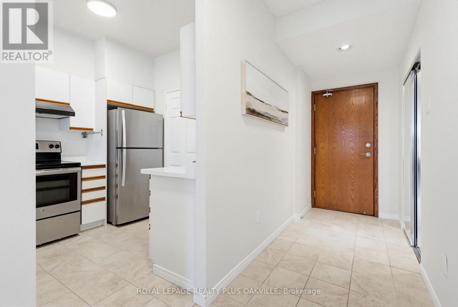 311 - 2511 Lakeshore Road W, Oakville, Ontario  L6L 6L9 - Photo 6 - W13156080