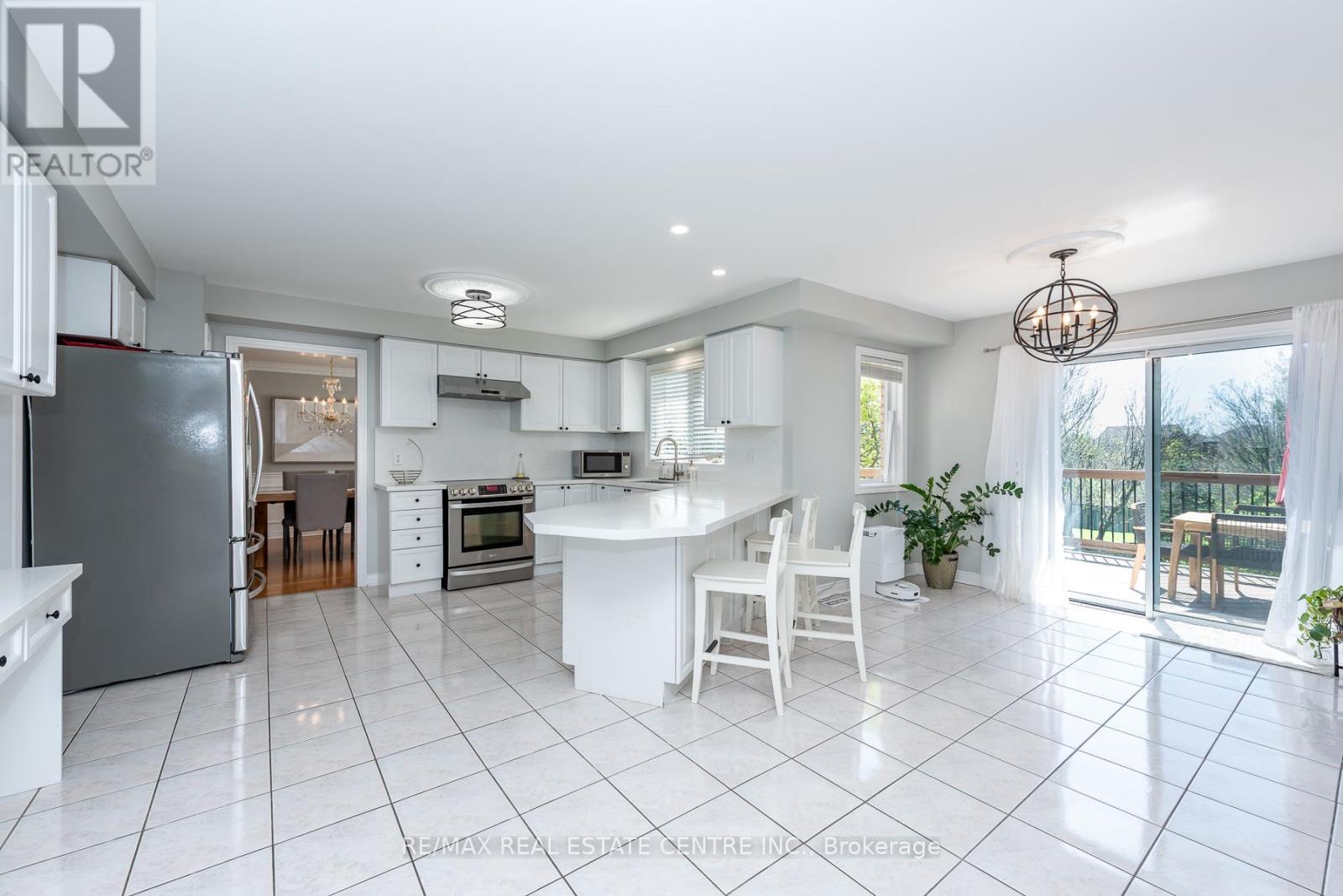 3408 Trelawny Circle, Mississauga, Ontario  L5N 6N6 - Photo 13 - W13156096