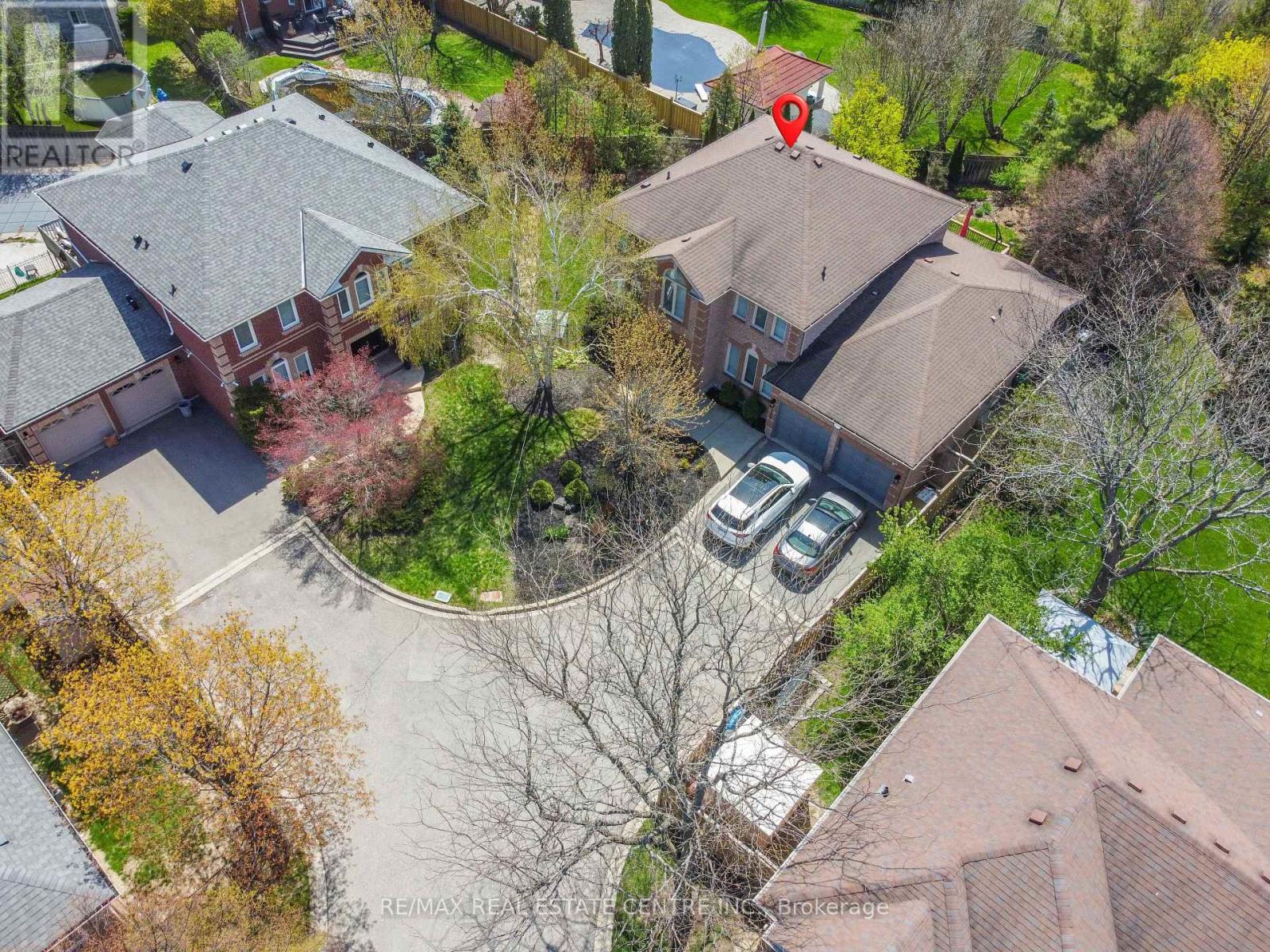 3408 Trelawny Circle, Mississauga, Ontario  L5N 6N6 - Photo 3 - W13156096