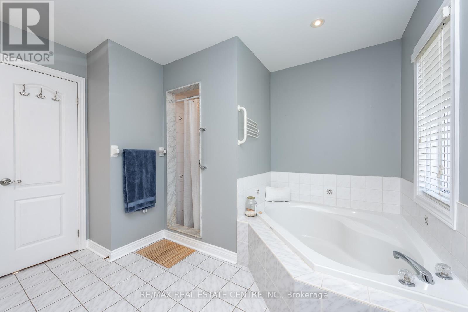 3408 Trelawny Circle, Mississauga, Ontario  L5N 6N6 - Photo 32 - W13156096