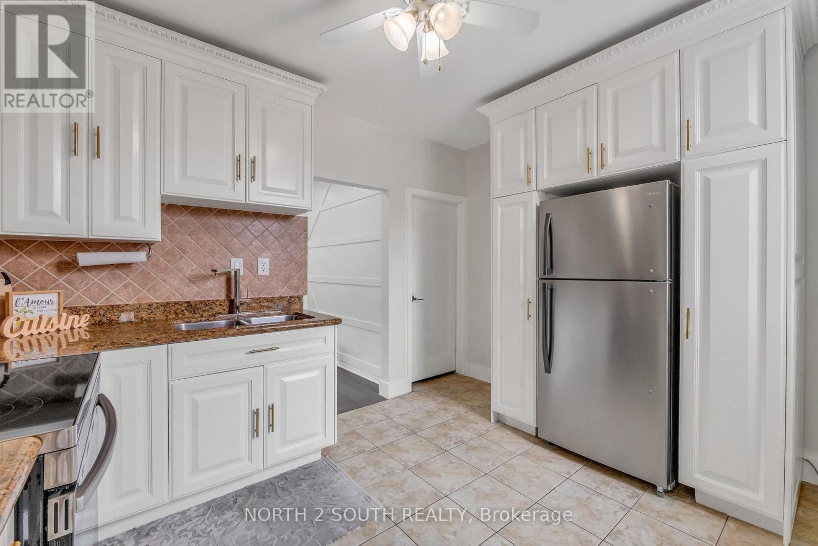 28 Teignmouth Avenue, Toronto, Ontario  M6E 1S7 - Photo 12 - W13156132