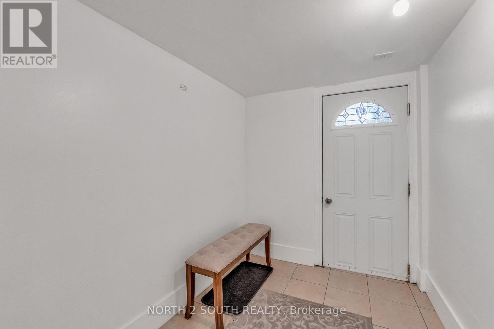 28 Teignmouth Avenue, Toronto, Ontario  M6E 1S7 - Photo 27 - W13156132
