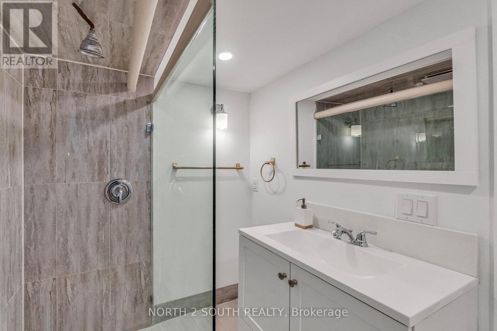 28 Teignmouth Avenue, Toronto, Ontario  M6E 1S7 - Photo 31 - W13156132