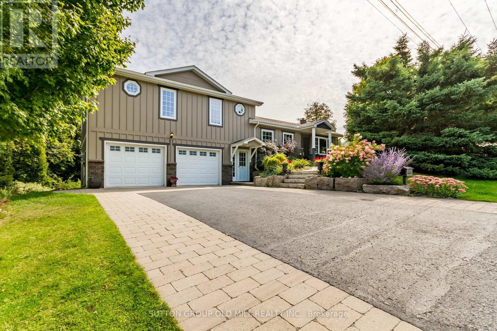 17 KING STREET, Caledon, Ontario