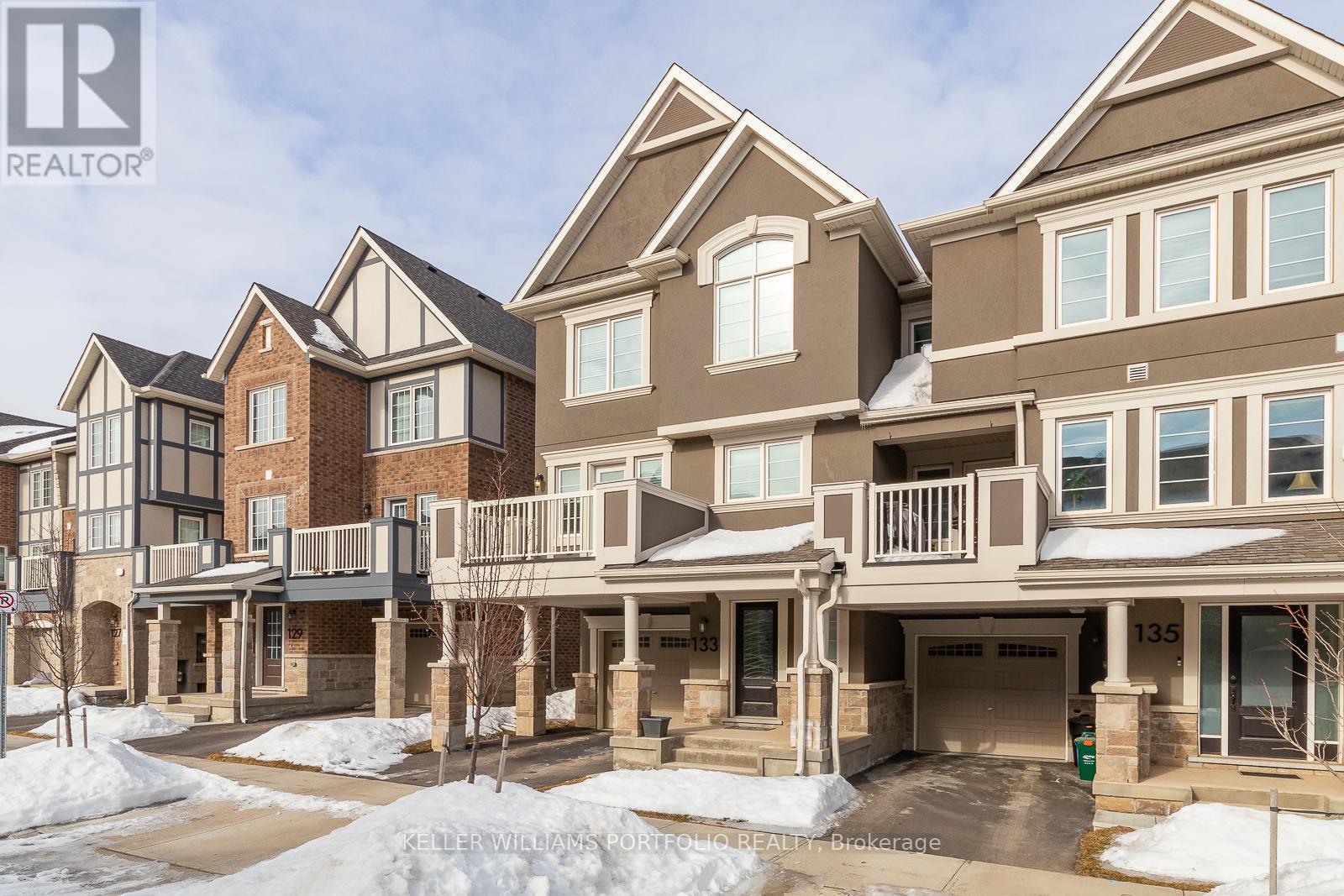 133 Christopher Road, Oakville, Ontario  L6H 0X9 - Photo 2 - W13156314