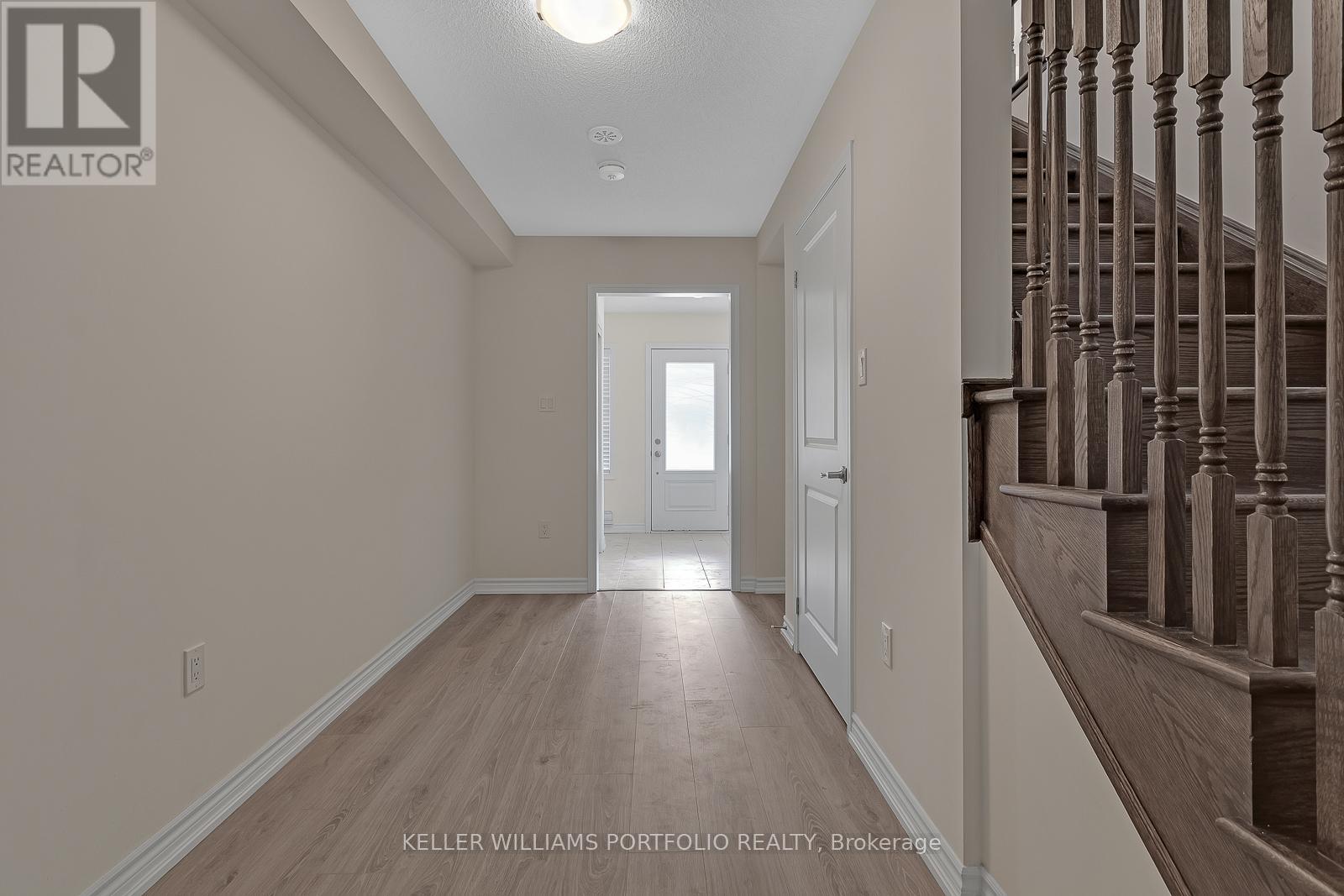 133 Christopher Road, Oakville, Ontario  L6H 0X9 - Photo 6 - W13156314