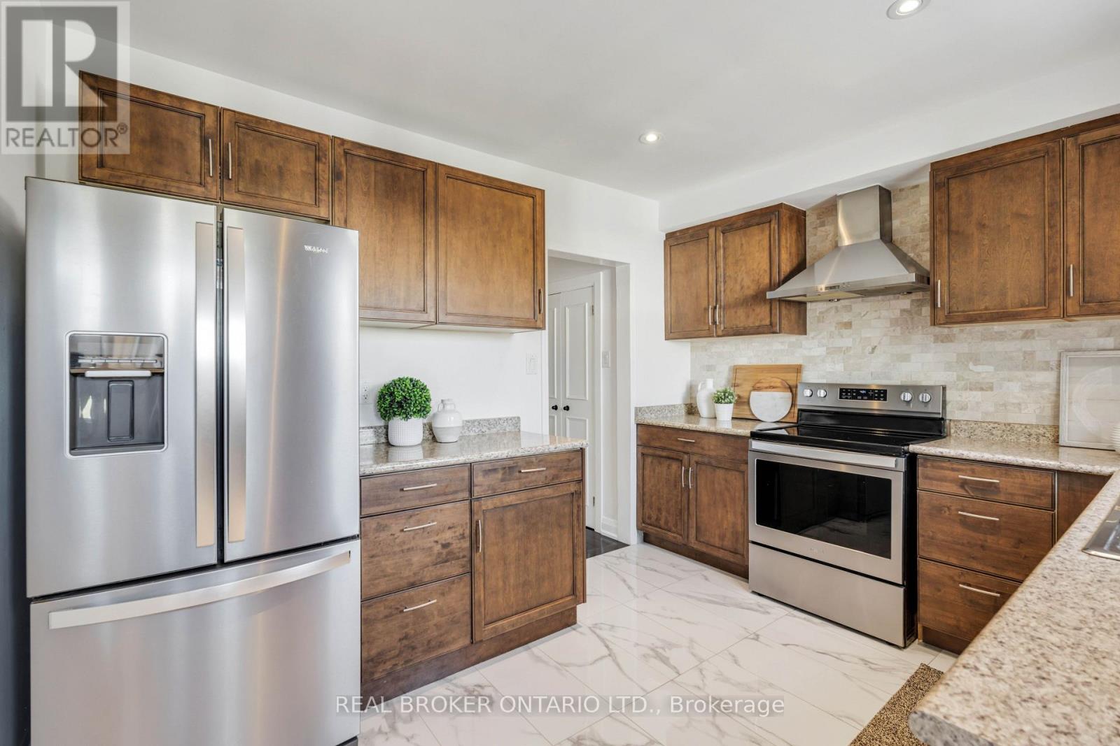 57 Scott Road, Toronto, Ontario  M6M 3T1 - Photo 10 - W13156348