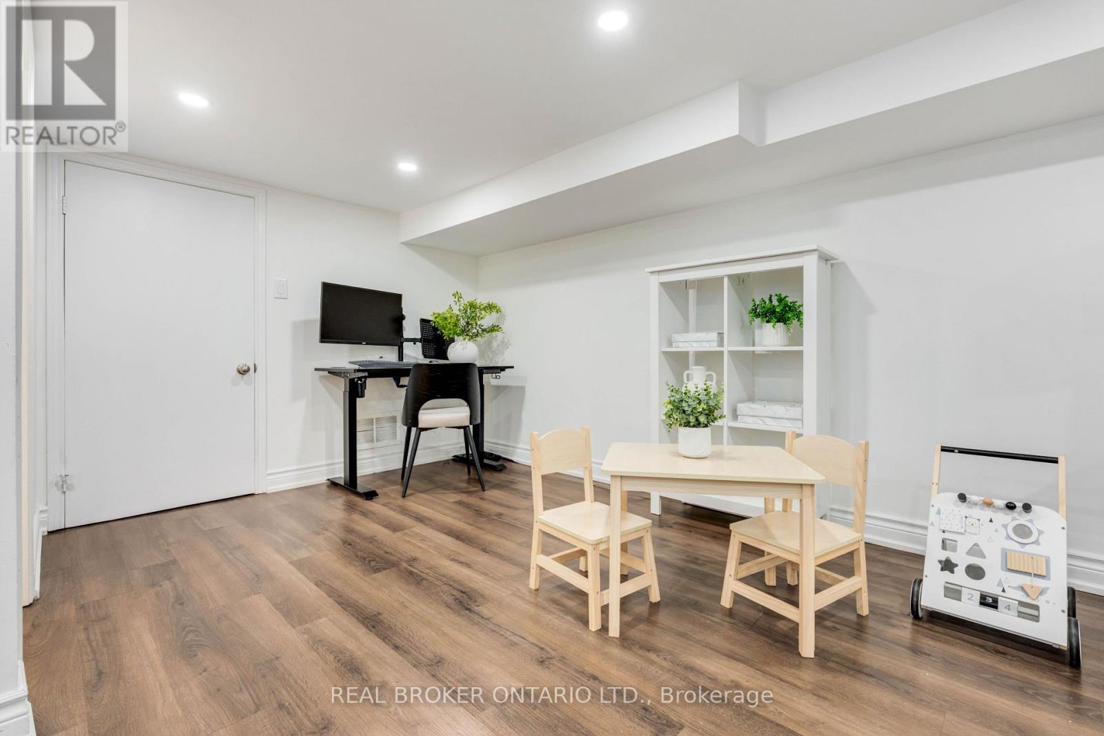 57 Scott Road, Toronto, Ontario  M6M 3T1 - Photo 24 - W13156348