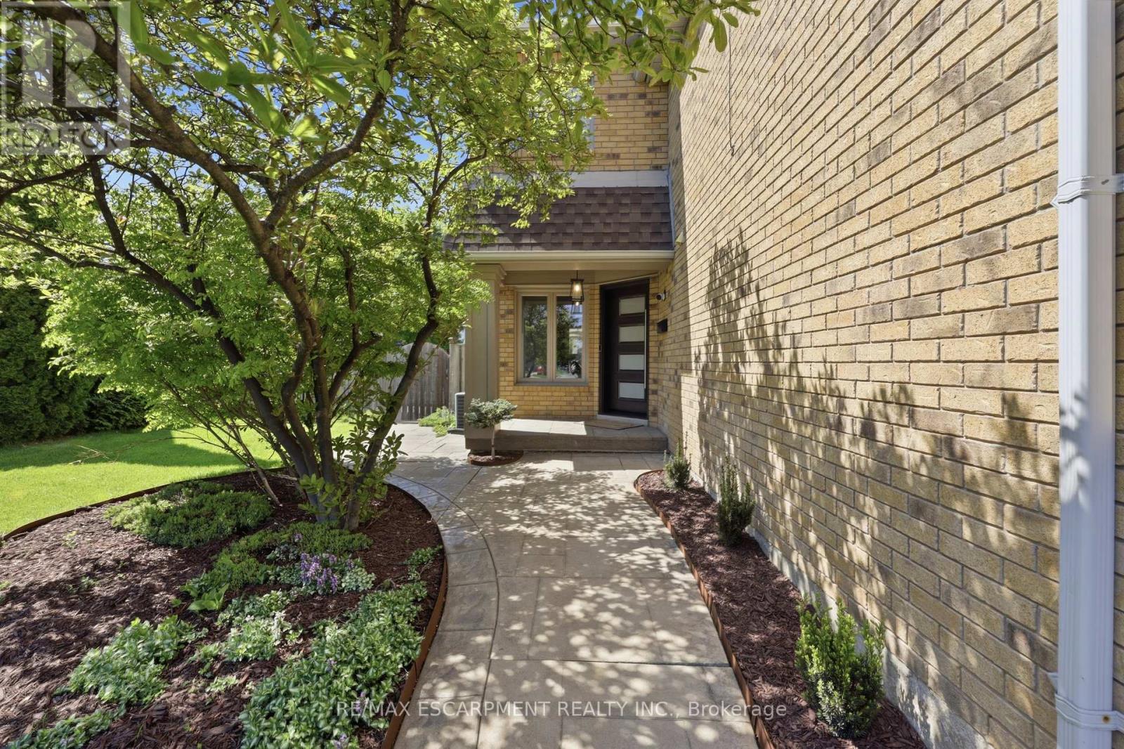 3278 Bobwhite Mews, Mississauga, Ontario  L5N 6G1 - Photo 5 - W13156350
