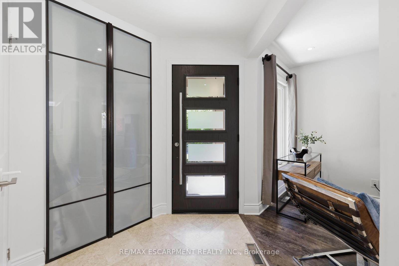3278 Bobwhite Mews, Mississauga, Ontario  L5N 6G1 - Photo 7 - W13156350