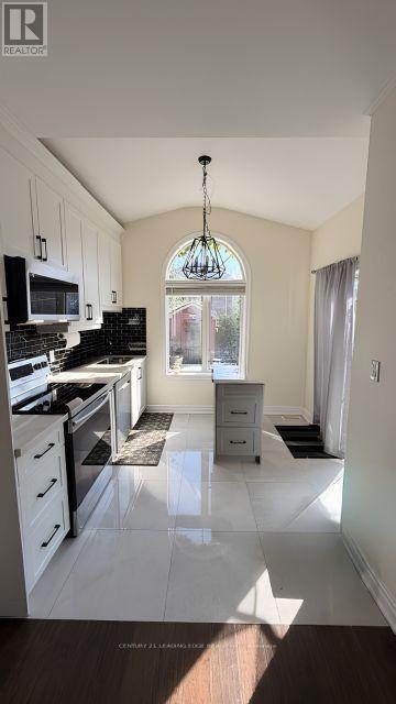 2443 Newcastle Crescent, Oakville, Ontario  L6M 4P9 - Photo 5 - W13156392