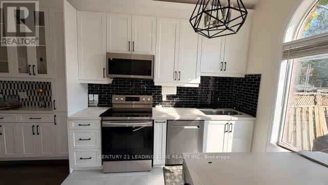 2443 Newcastle Crescent, Oakville, Ontario  L6M 4P9 - Photo 6 - W13156392