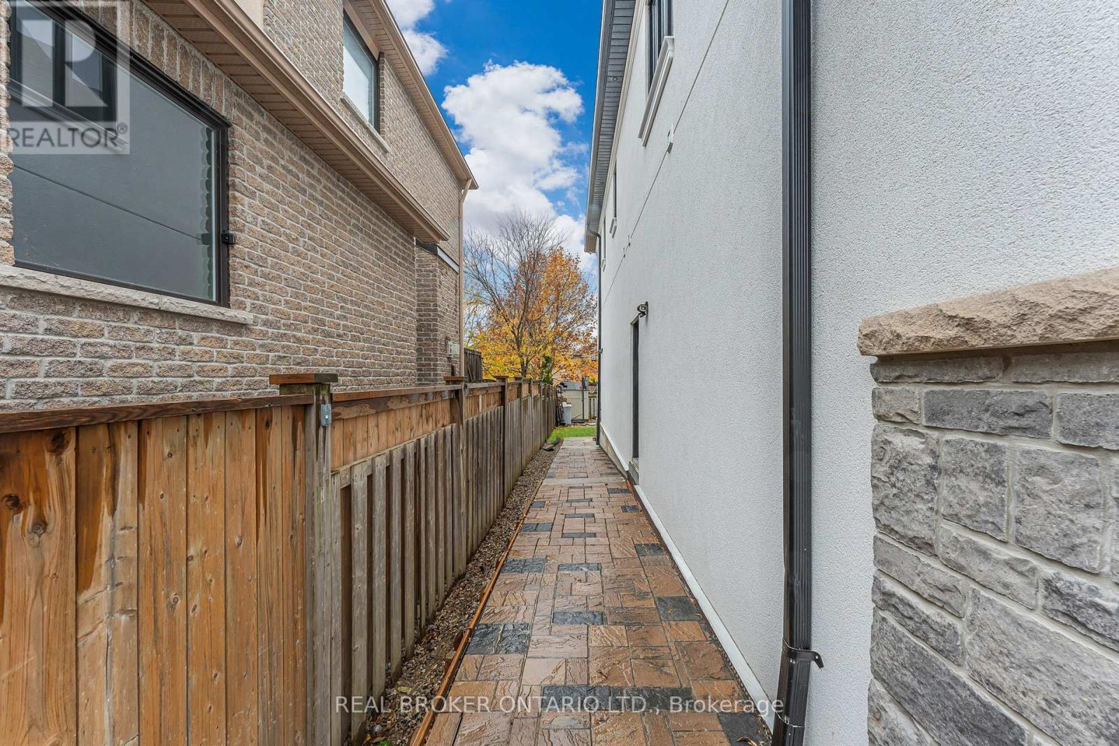 Bsmt - 330 Maple Avenue, Halton Hills, Ontario  L7G 1X1 - Photo 2 - W13156414
